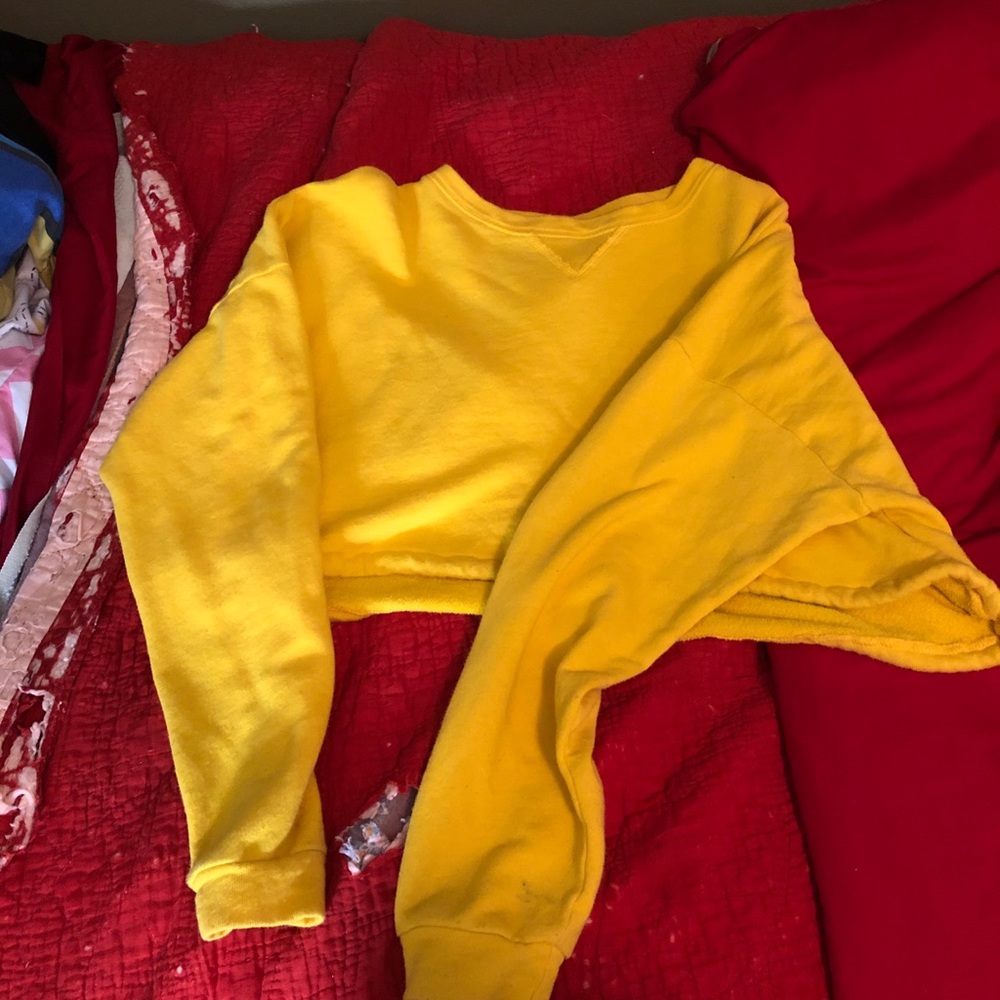 Yellow croptop